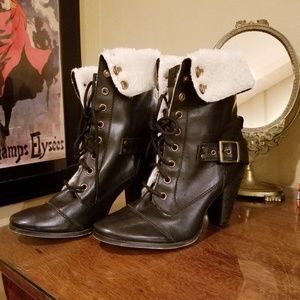 Sherpa Fleece Lined Leather Boots